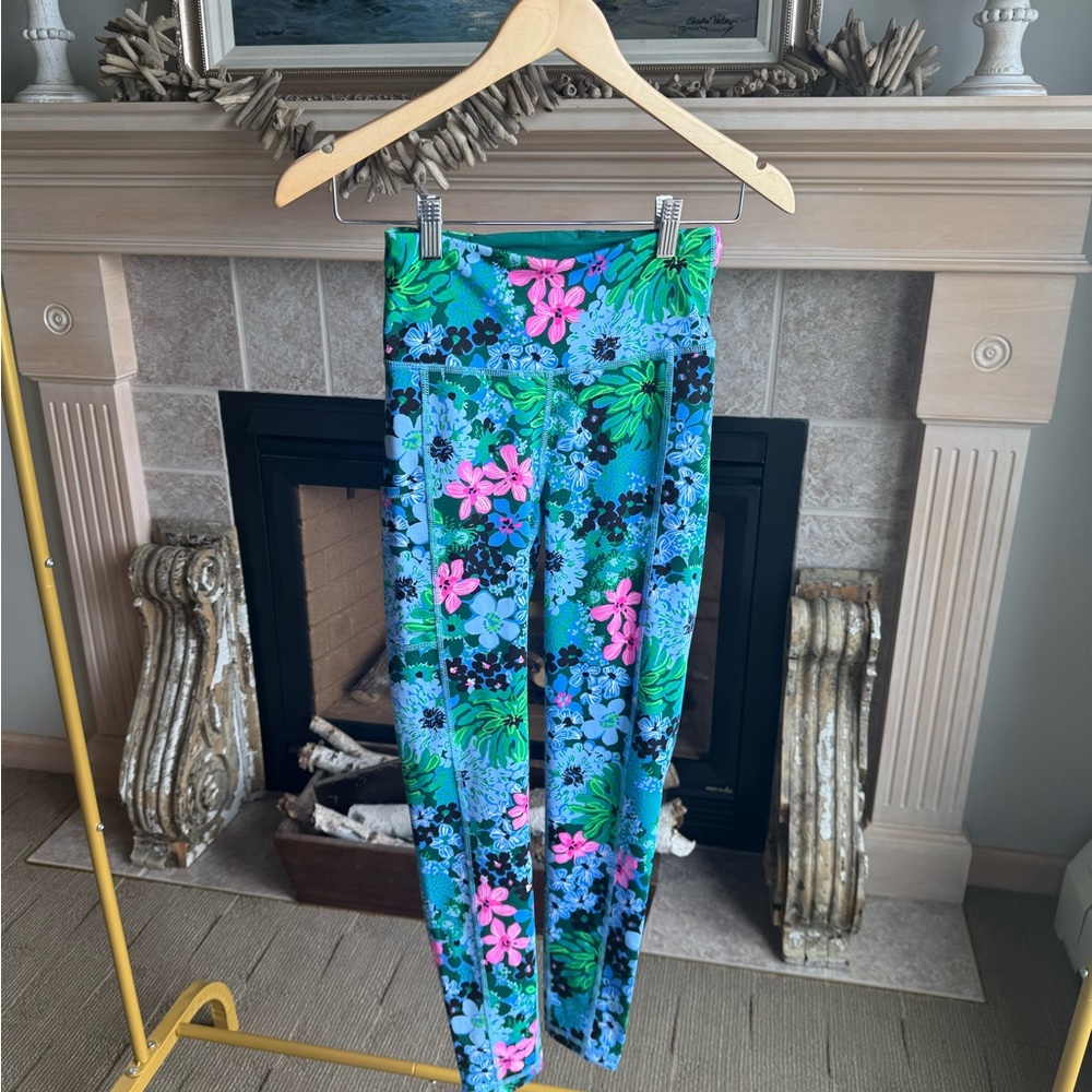 Lilly Pulitzer Blue and Green Tropical Leggings